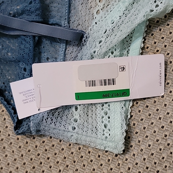 COPY - NWT Calvin Klein Lace Triangle Longline Bralettes- Size:L-Black - Picture 10 of 11